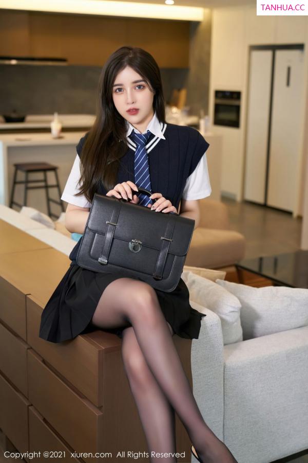 韩静安  丰满姐姐韩静安 清纯风格学院制服第15张图片